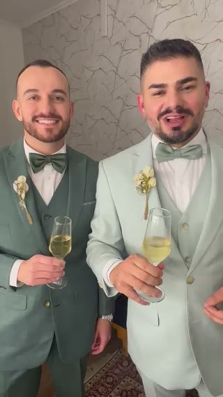 Cliente compartilhando sua experiência após a celebração